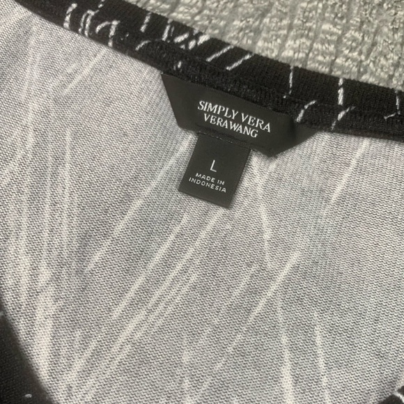 3/$20 Simply Vera Vera Wang Women’s Patterned V Neck Sweater Size Large - Picture 8 of 12